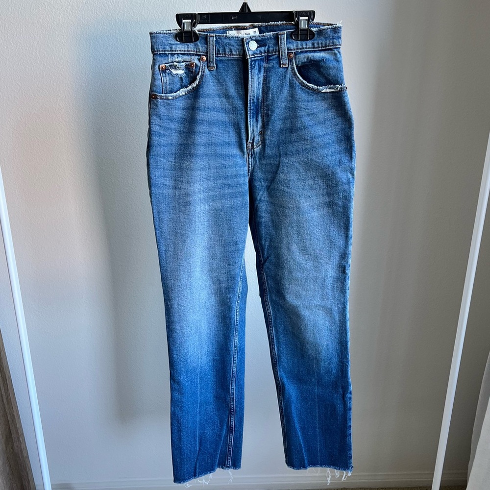 Abercrombie Ankle Straight Ultra High Rise Jeans - Medium Wash